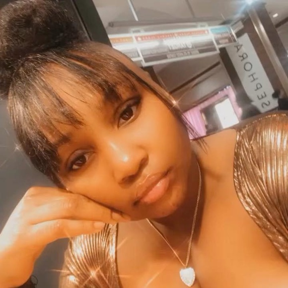 Meet your Posher, Ann - Picture 1 of 1